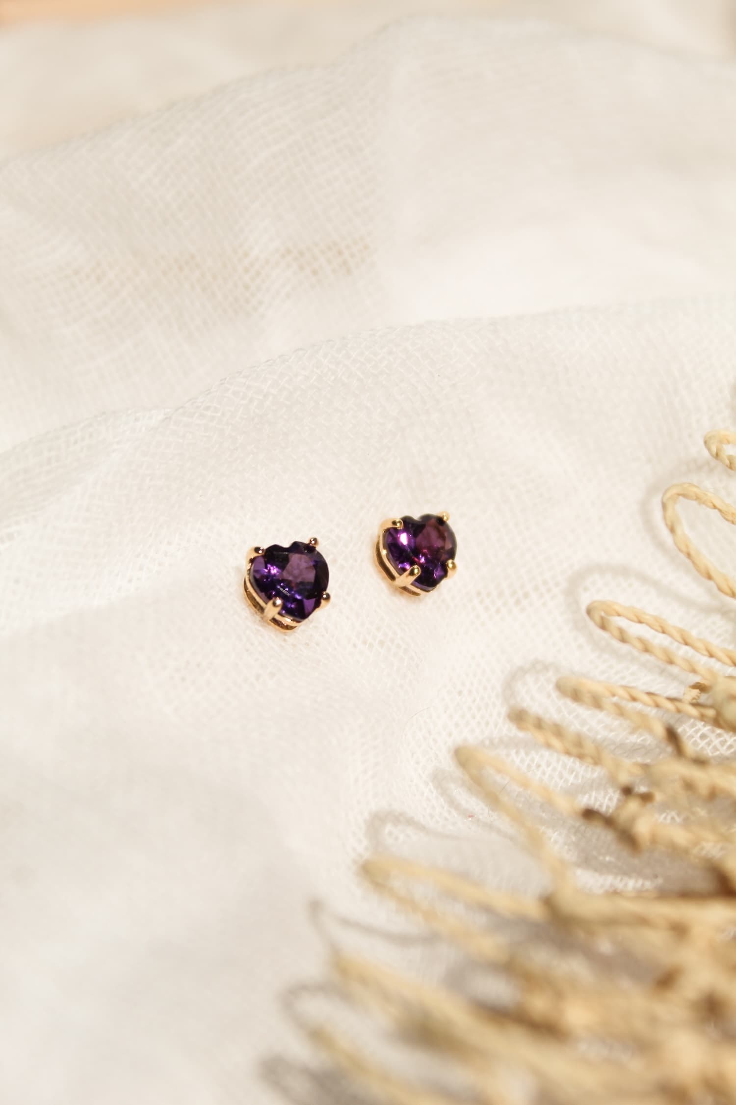 Aretes Topos amatista piedra amatista con amatista en oro Ley 750